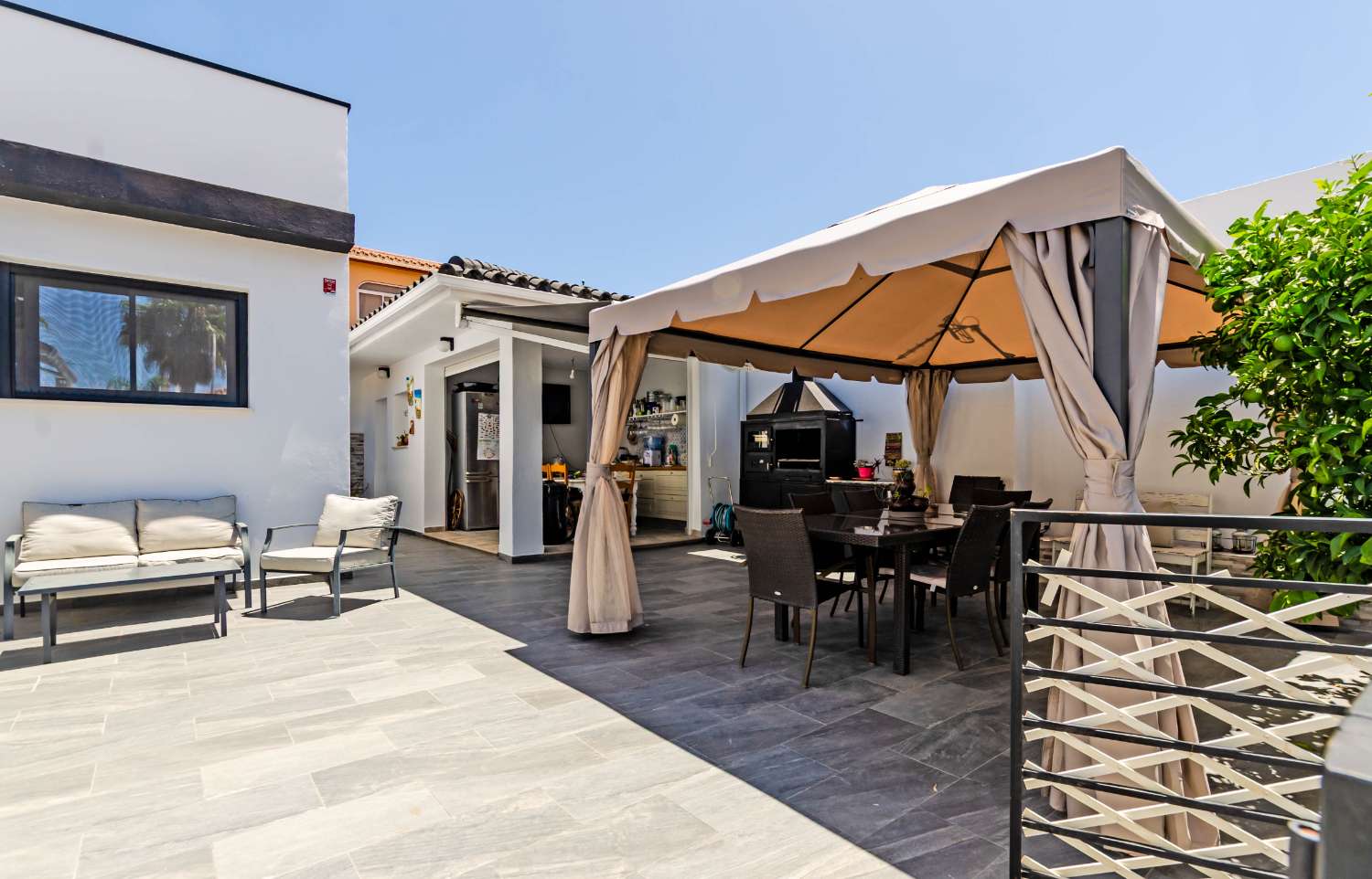 Chalet  en venta en Alhaurin de la Torre-Málaga