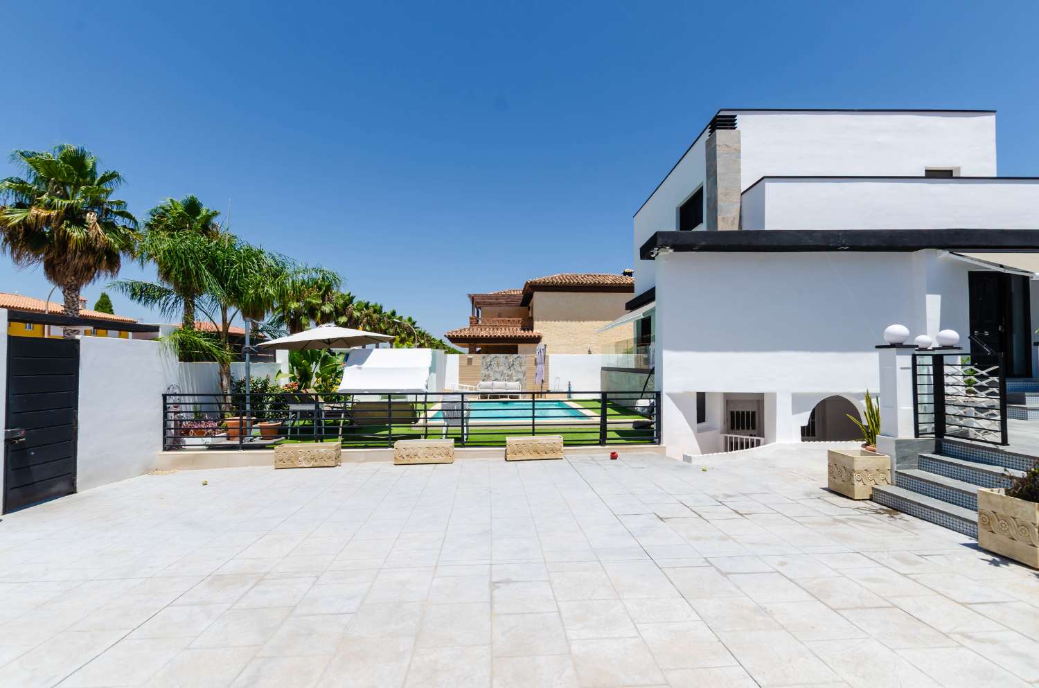 Chalet  en venta en Alhaurin de la Torre-Málaga