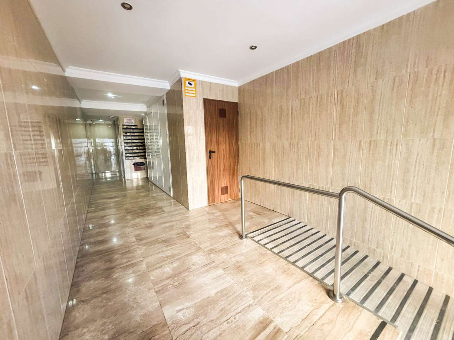 Apartment for sale in Ciudad Jardin, Málaga, to be renovated