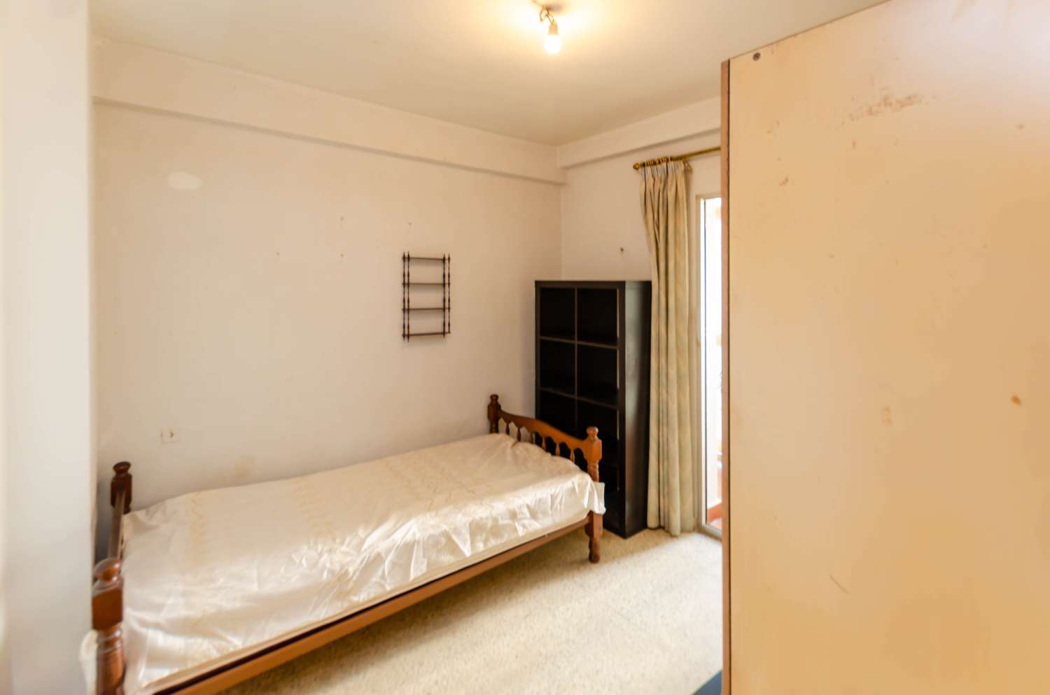 Apartment for sale in Ciudad Jardin, Málaga, to be renovated