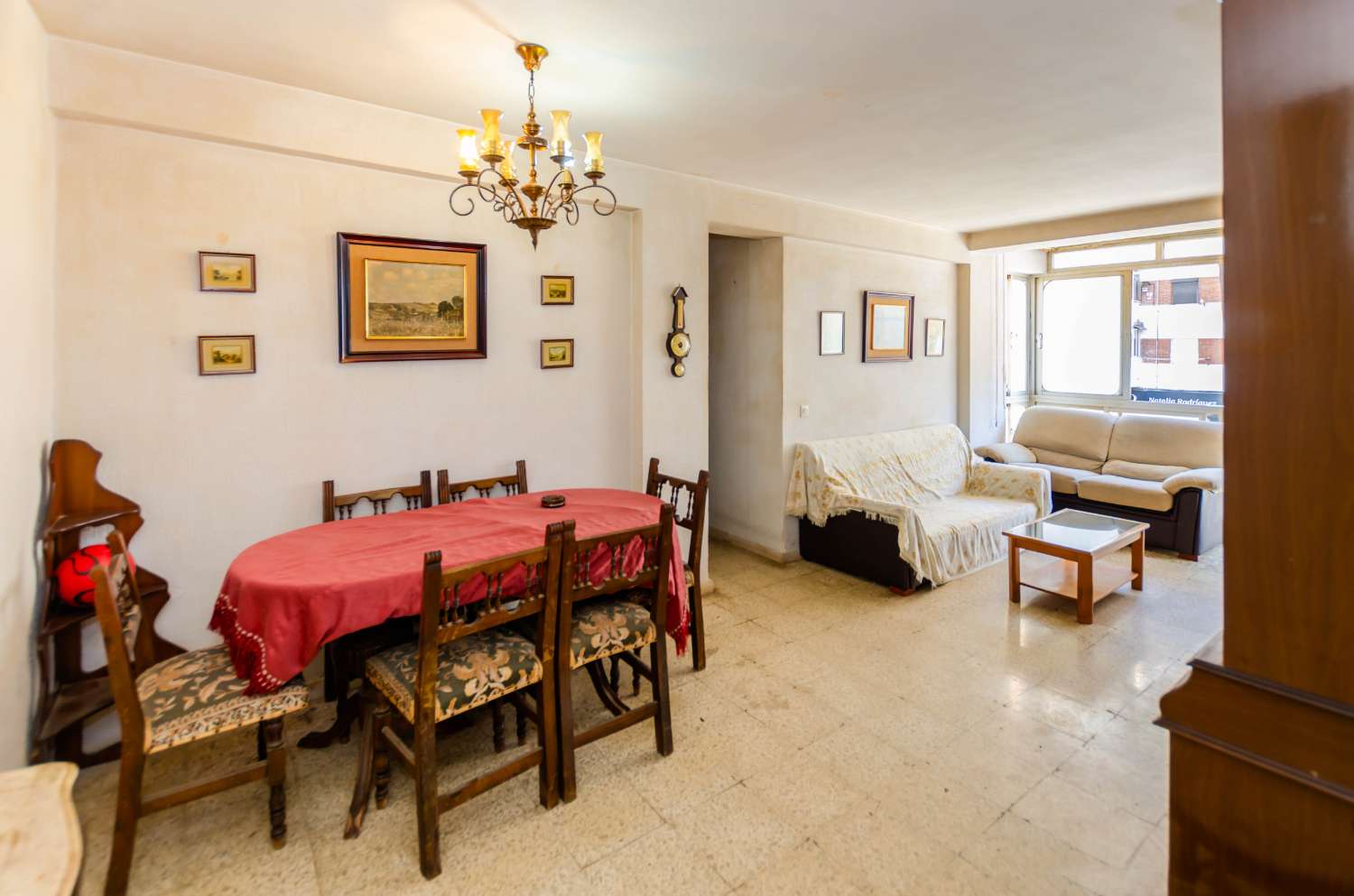 Apartment for sale in Ciudad Jardin, Málaga, to be renovated