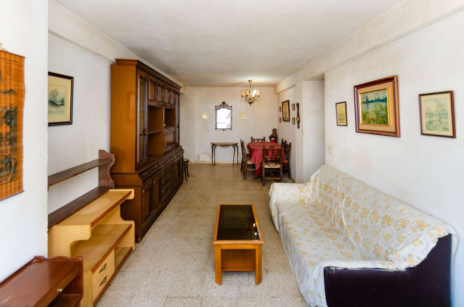 Apartment for sale in Ciudad Jardin, Málaga, to be renovated