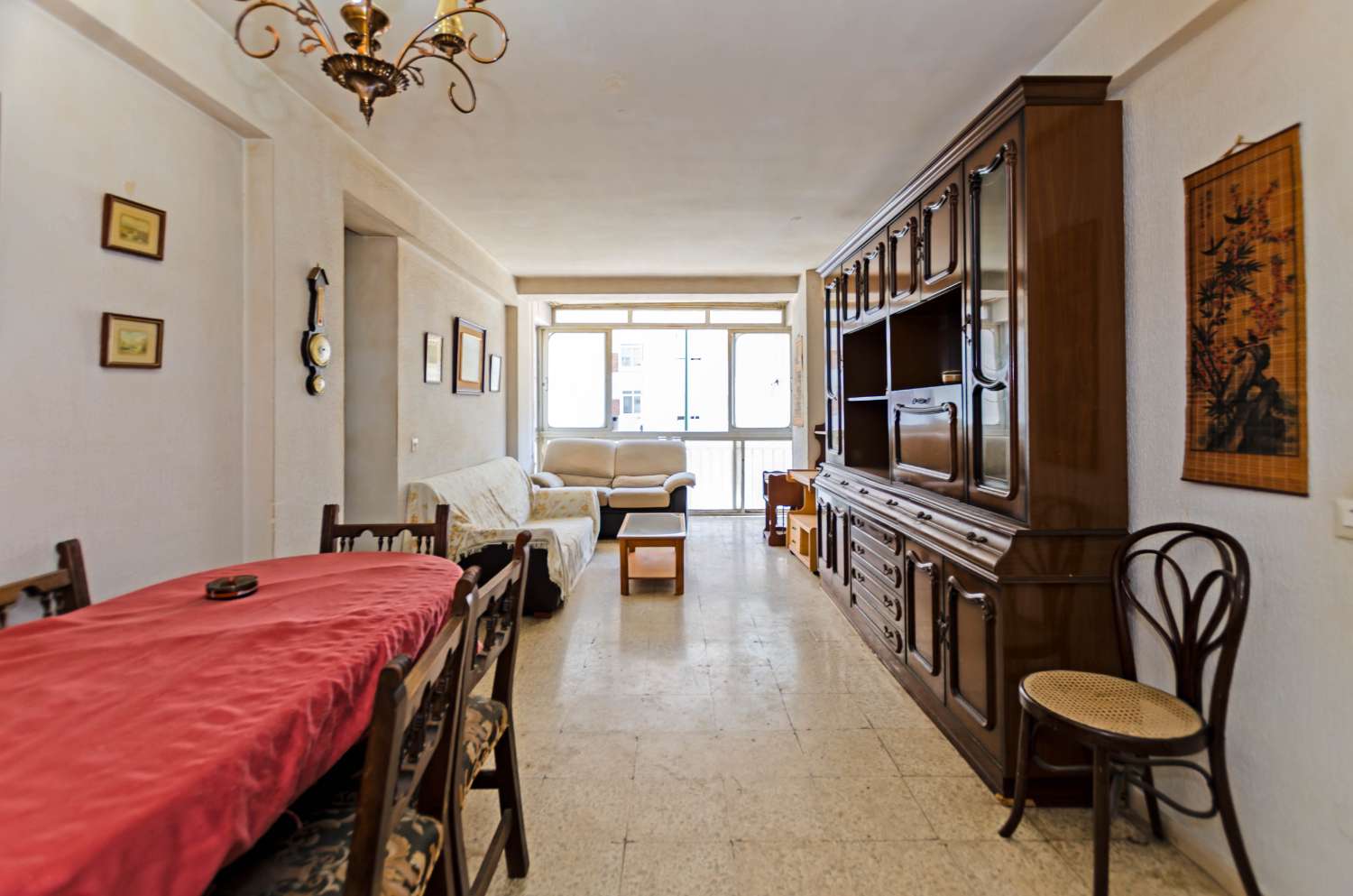 Apartment for sale in Ciudad Jardin, Málaga, to be renovated