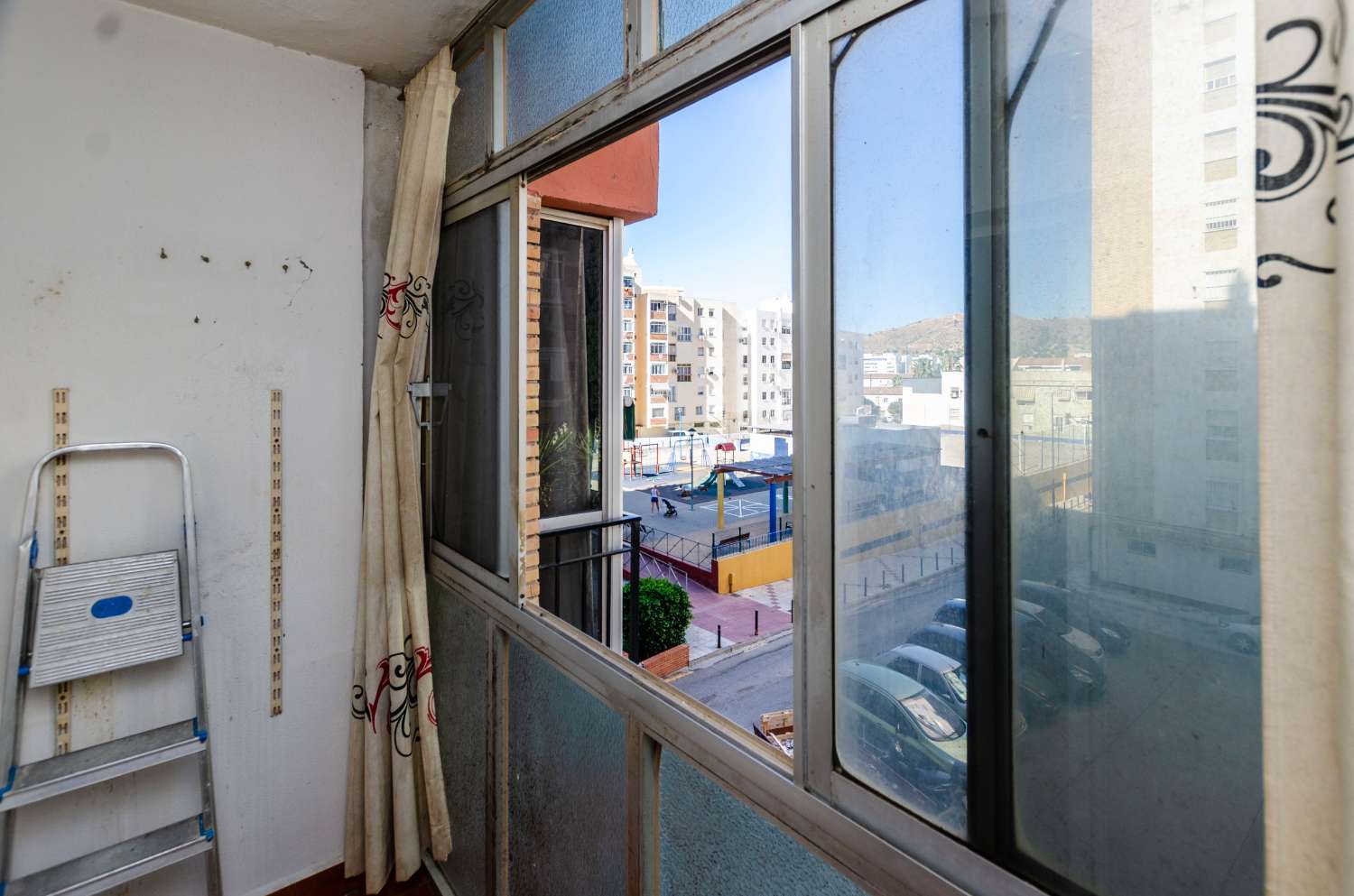 Apartment for sale in Ciudad Jardin, Málaga, to be renovated