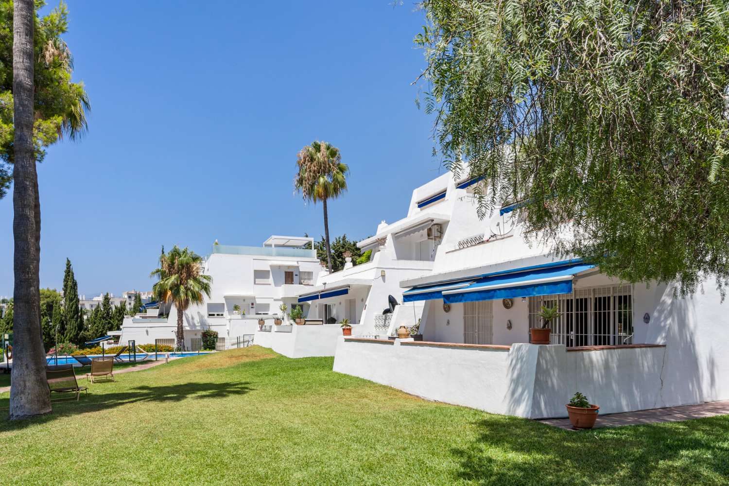 AMPLIO APARTAMENTO DE 3 DORMITORIOS EN NUEVA ANDALUCIA – A POCA DISTANCIA DE PUERTO BANÚS