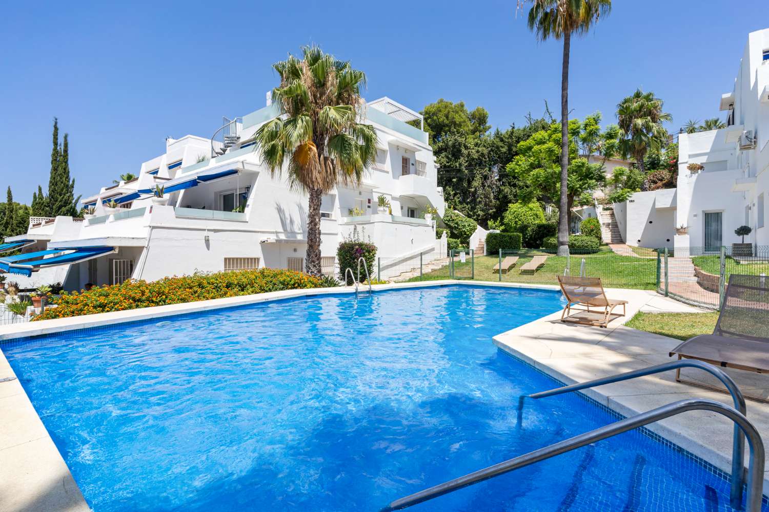 AMPLIO APARTAMENTO DE 3 DORMITORIOS EN NUEVA ANDALUCIA – A POCA DISTANCIA DE PUERTO BANÚS