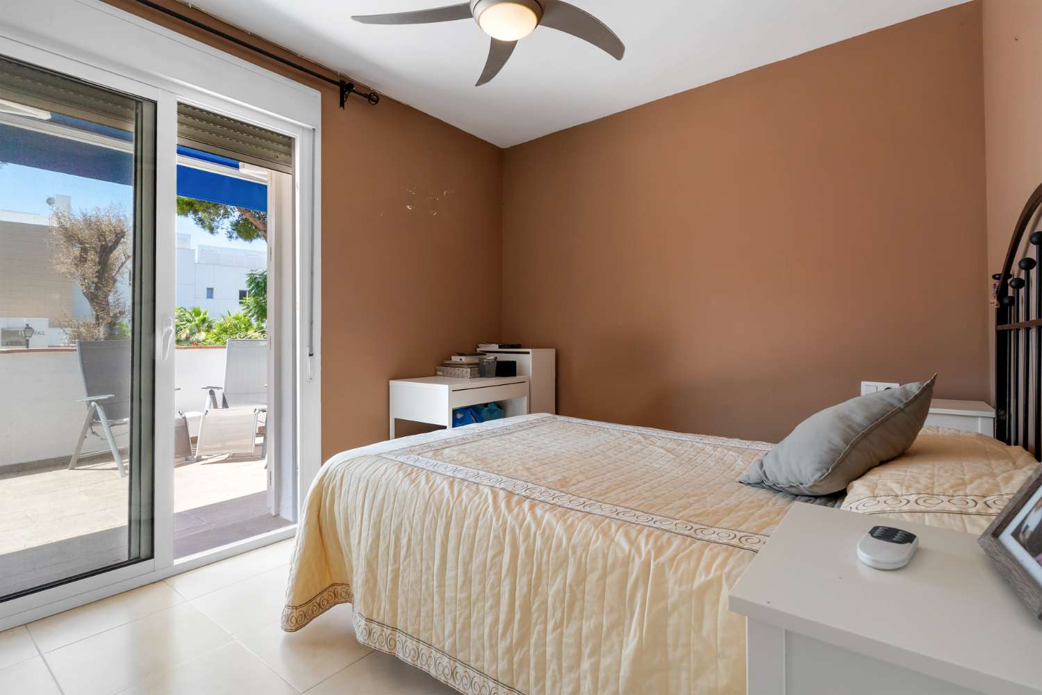 AMPLIO APARTAMENTO DE 3 DORMITORIOS EN NUEVA ANDALUCIA – A POCA DISTANCIA DE PUERTO BANÚS