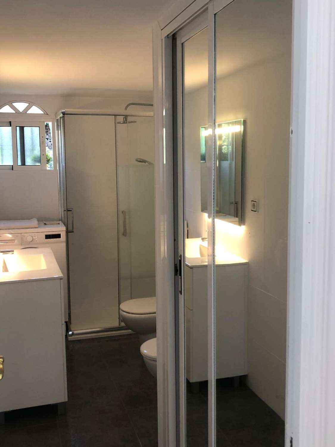 Charmant studio/appartement met 2 slaapkamers in Urb. Seghers, Estepona