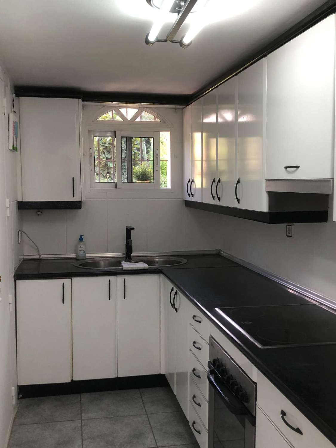 Charmant studio/appartement met 2 slaapkamers in Urb. Seghers, Estepona