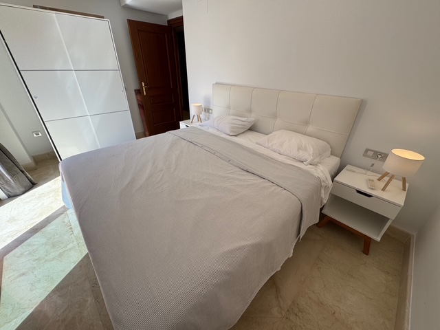 Apartamento de 2 dormitorios en exclusiva urbanización en primera línea de playa – Mar Azul, Nueva Milla de Oro, Estepona