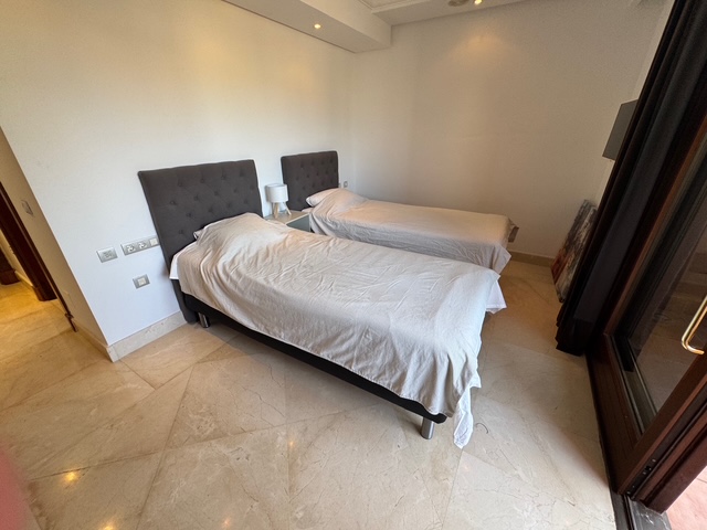 Apartamento de 2 dormitorios en exclusiva urbanización en primera línea de playa – Mar Azul, Nueva Milla de Oro, Estepona