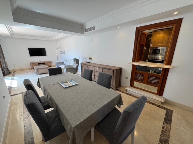 Apartamento de 2 dormitorios en exclusiva urbanización en primera línea de playa – Mar Azul, Nueva Milla de Oro, Estepona