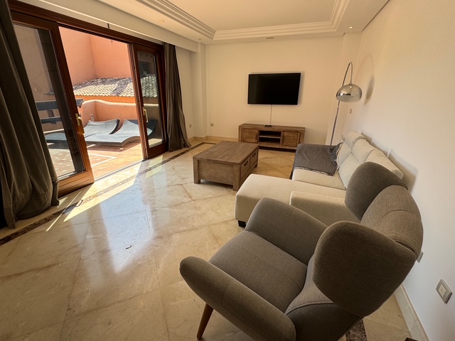 Apartamento de 2 dormitorios en exclusiva urbanización en primera línea de playa – Mar Azul, Nueva Milla de Oro, Estepona