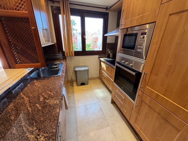 Apartamento de 2 dormitorios en exclusiva urbanización en primera línea de playa – Mar Azul, Nueva Milla de Oro, Estepona