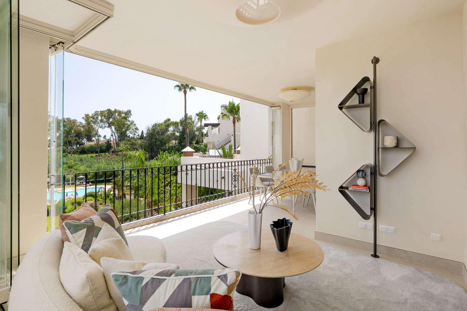 Bahía del Velerín, prestigiosa comunidad ubicada entre Marbella y Estepona.