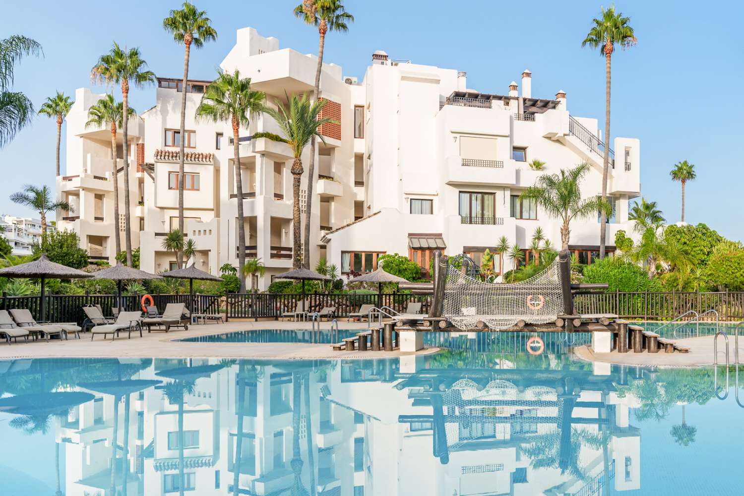 Bahía del Velerín, prestigiosa comunidad ubicada entre Marbella y Estepona.
