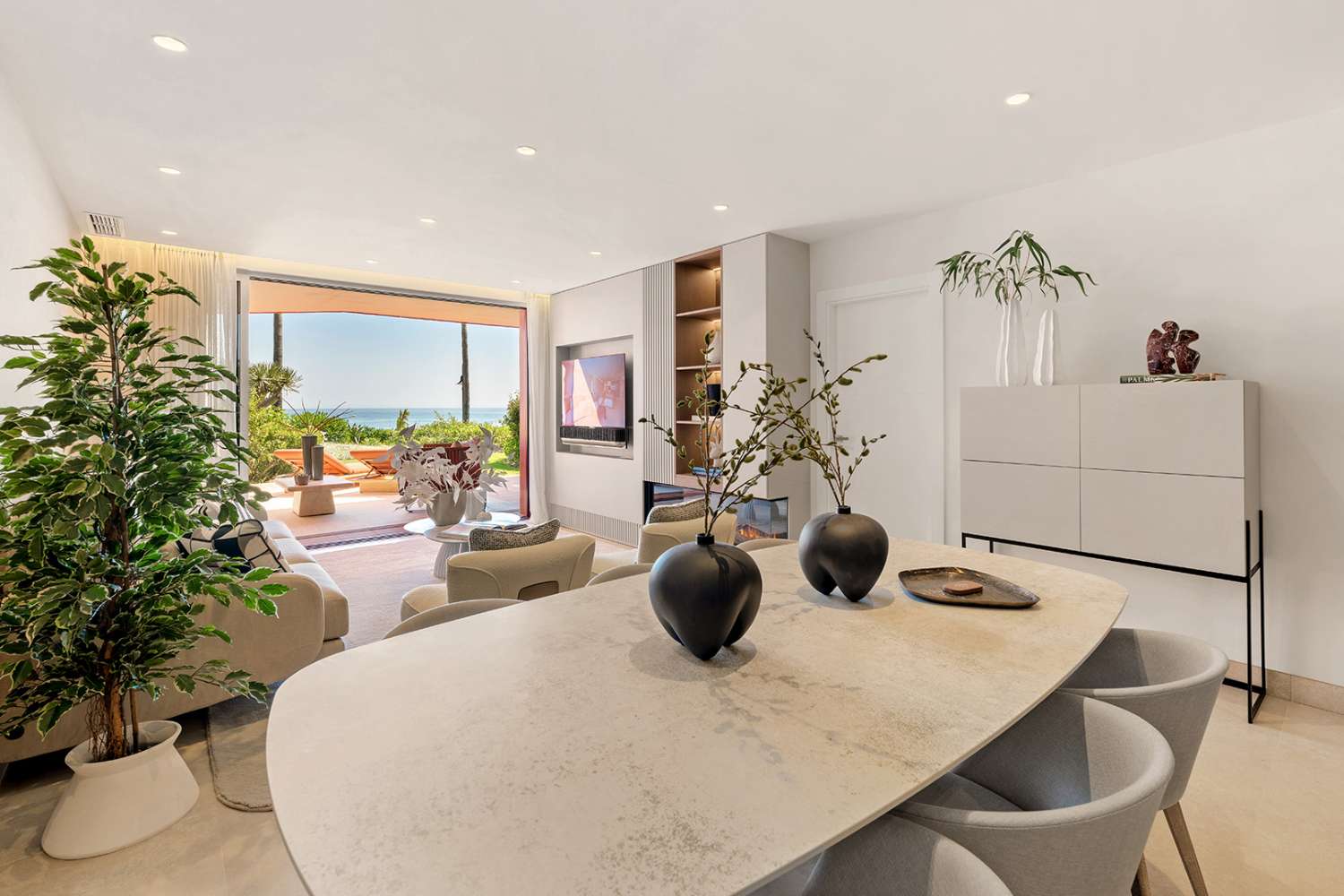 Playa de Menara - Nueva Milla de Oro- Estepona.