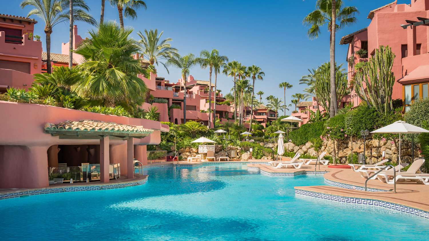 Playa de Menara - Nueva Milla de Oro- Estepona.