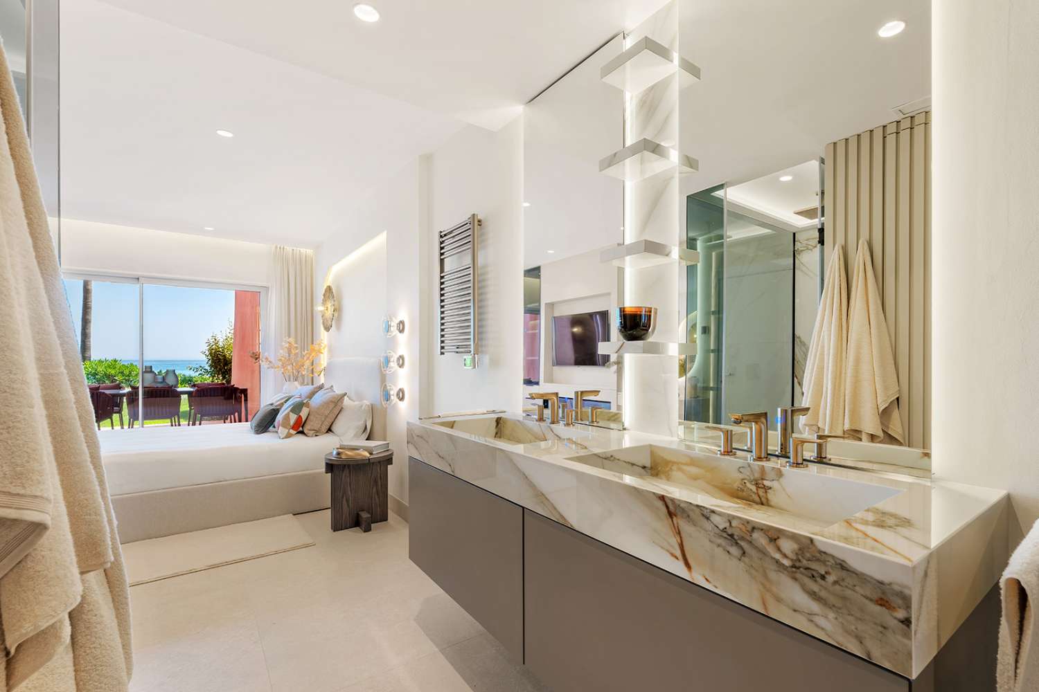 Playa de Menara - Nueva Milla de Oro- Estepona.