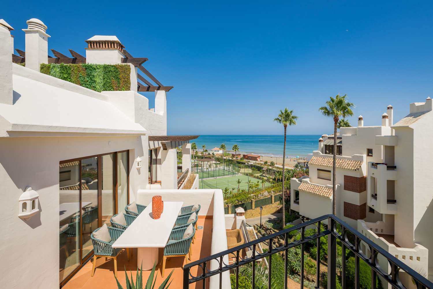 Prachtig penthouse te koop in Bahía del Velerín-Estepona-Costa del Sol.