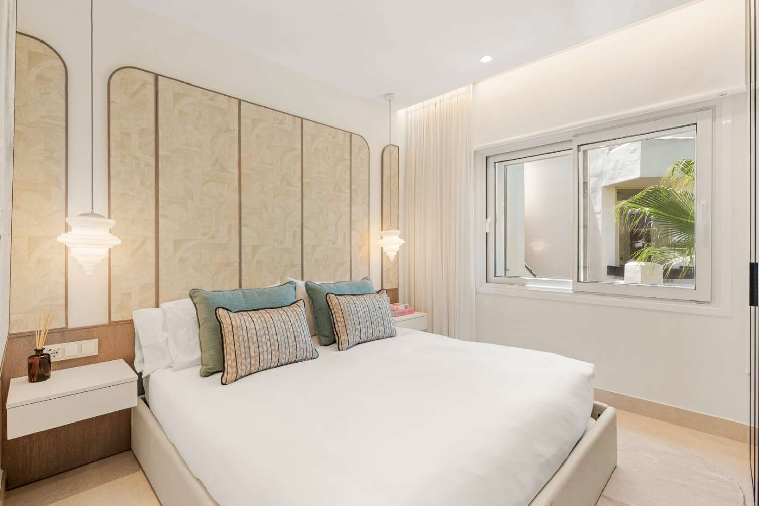 Prachtig penthouse te koop in Bahía del Velerín-Estepona-Costa del Sol.