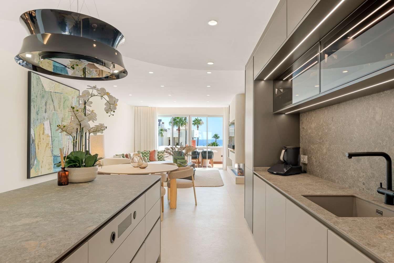 Prachtig penthouse te koop in Bahía del Velerín-Estepona-Costa del Sol.