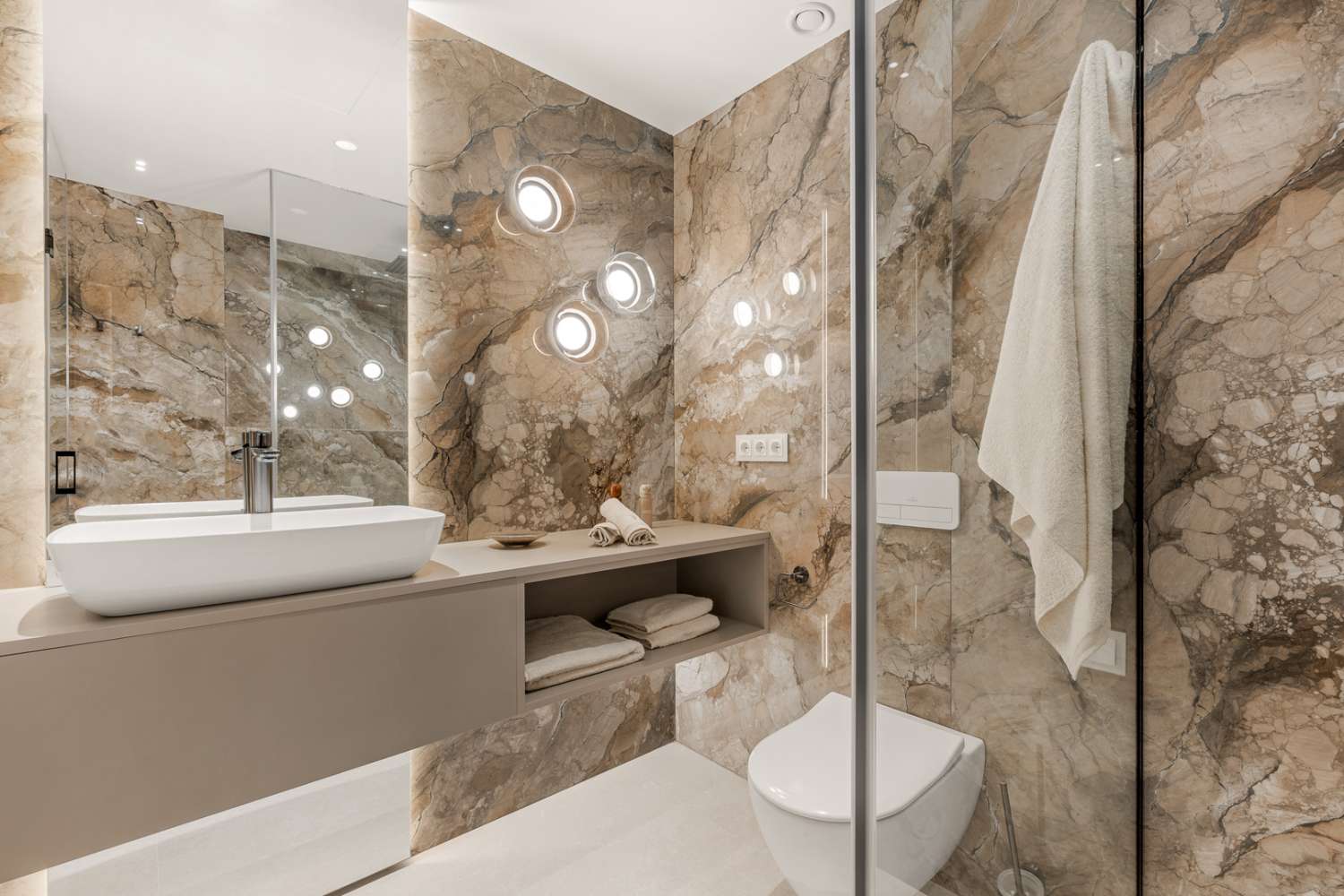 Penthouse te koop in El Velerín (Estepona)