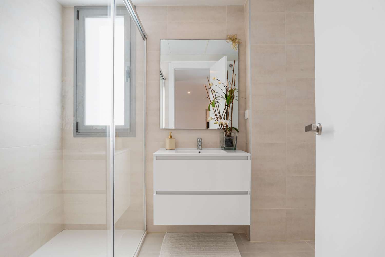 Modernes und geräumiges Penthouse mit 2 Schlafzimmern im Vanian Green Village – Urb. Selwo, Estepona-Costa del Sol