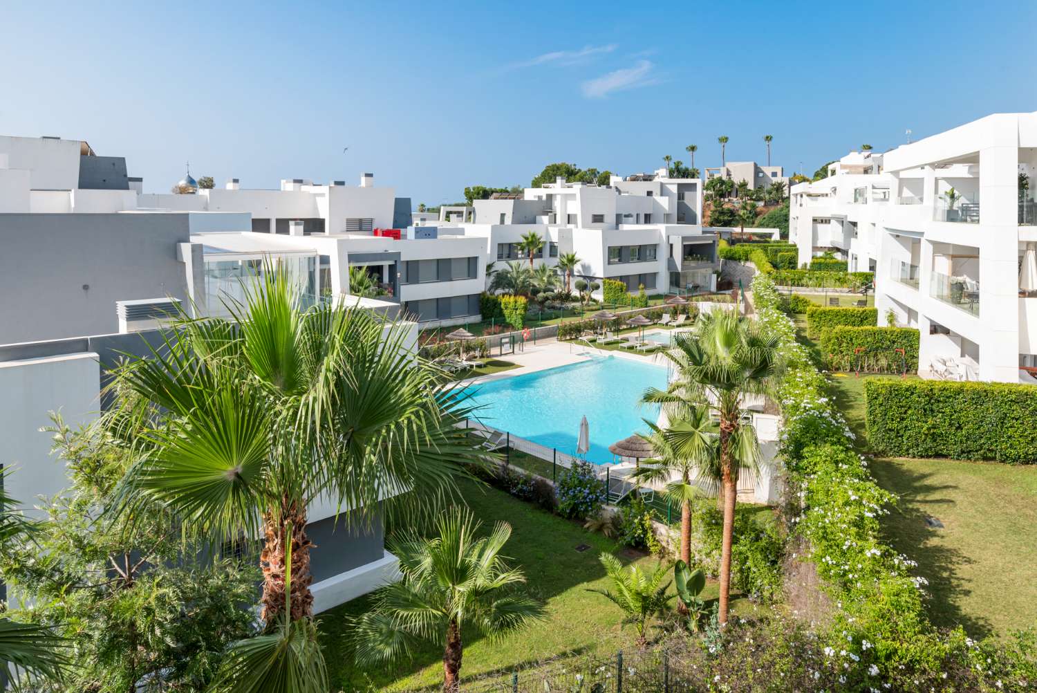 Modernes und geräumiges Penthouse mit 2 Schlafzimmern im Vanian Green Village – Urb. Selwo, Estepona-Costa del Sol