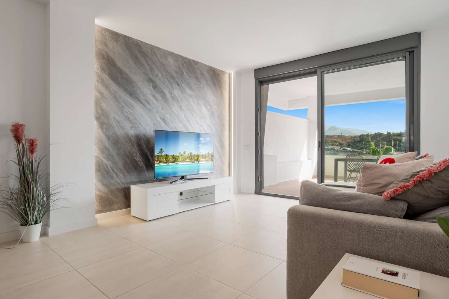 Modernes und geräumiges Penthouse mit 2 Schlafzimmern im Vanian Green Village – Urb. Selwo, Estepona-Costa del Sol