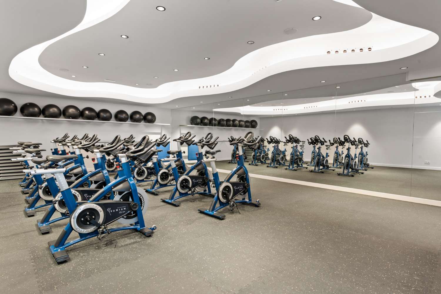 Modernes und geräumiges Penthouse mit 2 Schlafzimmern im Vanian Green Village – Urb. Selwo, Estepona-Costa del Sol