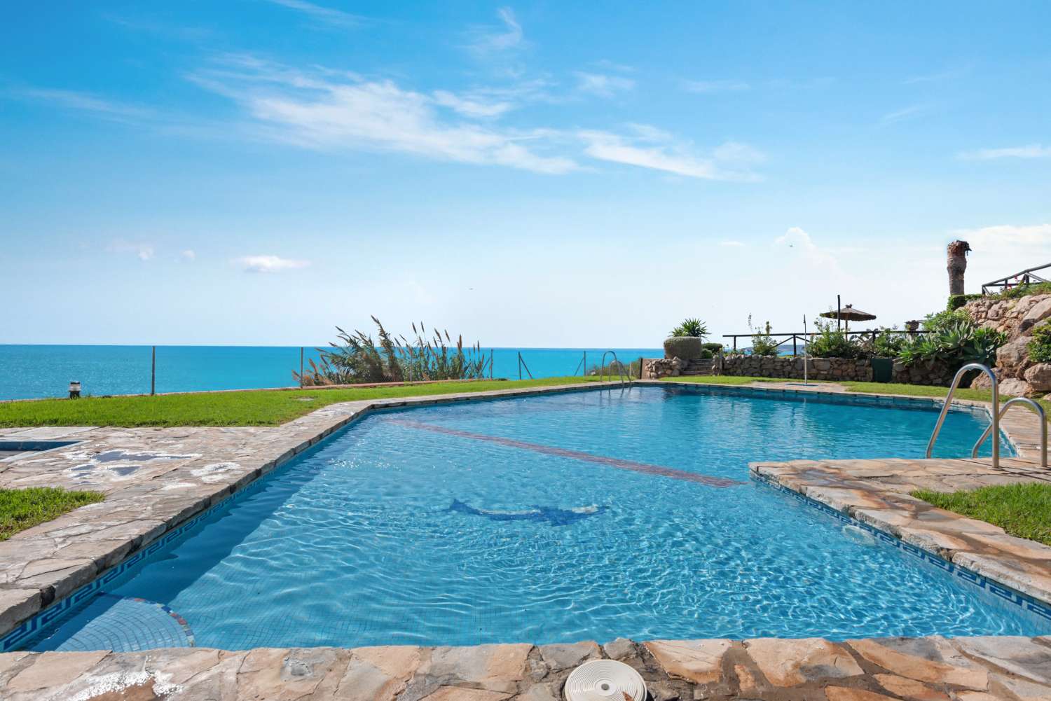 Reihenhaus mit 2 Schlafzimmern – Strandkomplex in erster Reihe – Bahía Azul, Estepona West-Costa del Sol