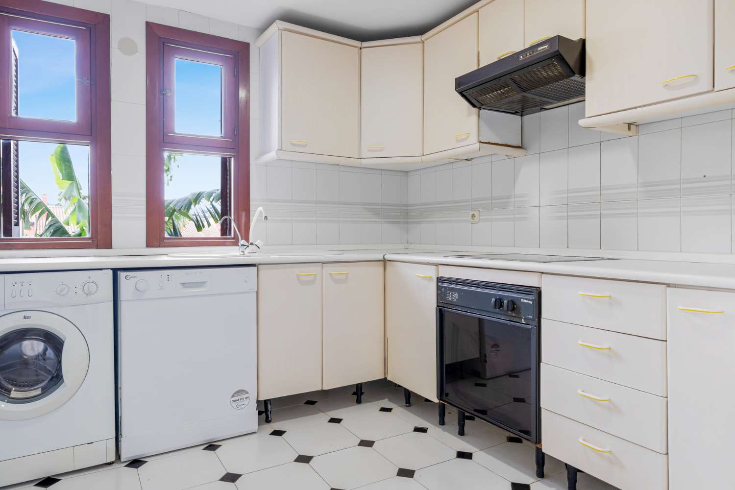 Reihenhaus mit 2 Schlafzimmern – Strandkomplex in erster Reihe – Bahía Azul, Estepona West-Costa del Sol