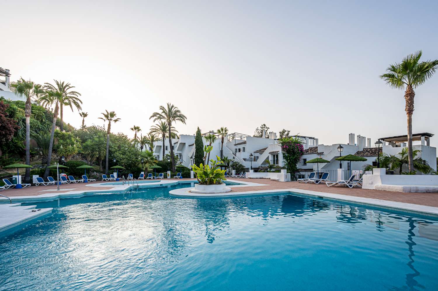 Duplex à vendre à Nueva Andalucia-Marbella-Costa del Sol