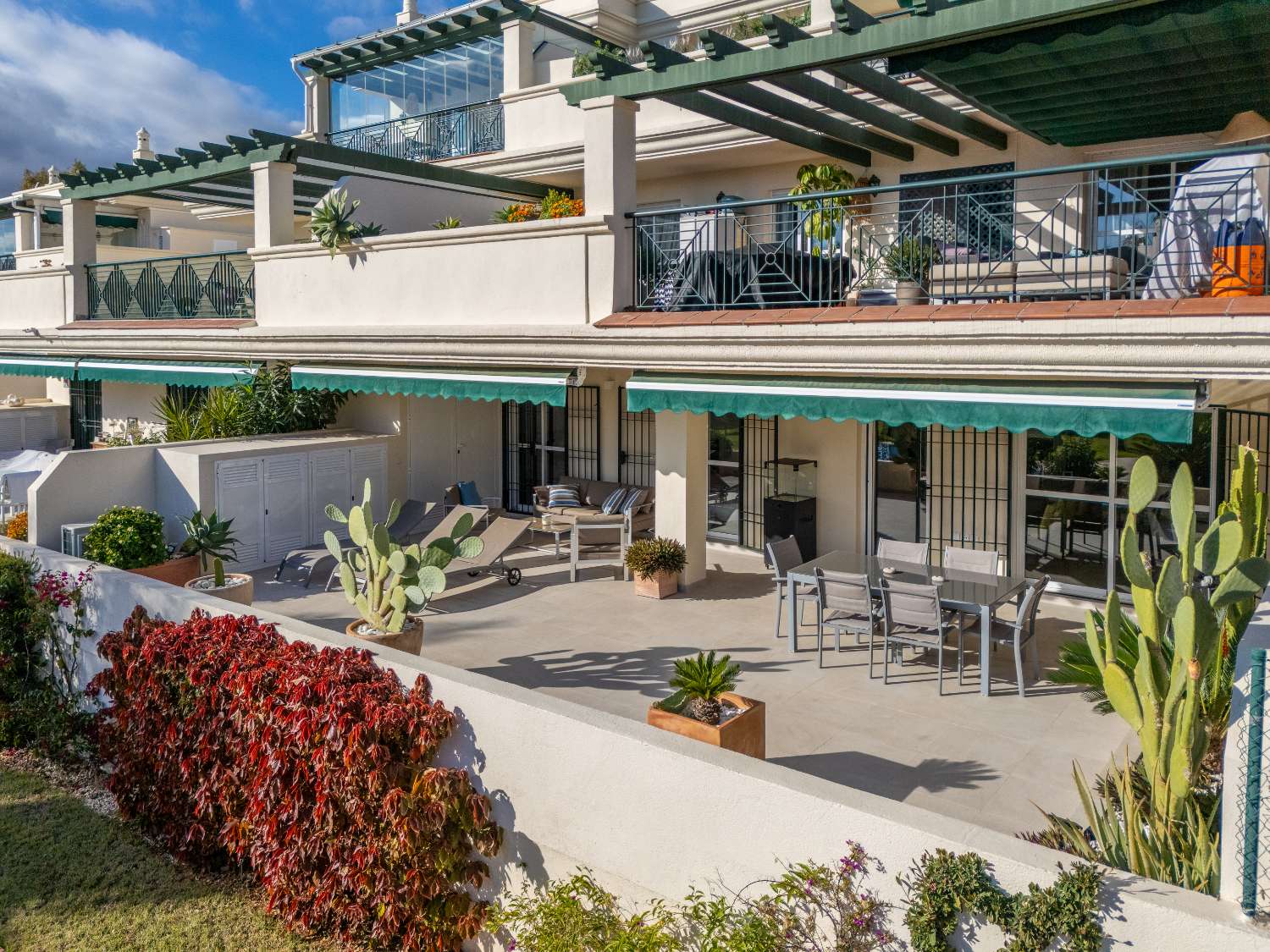 Volledig gerenoveerd luxe appartement in Lorcrimar, Nueva Andalucía