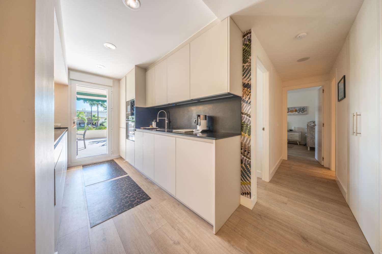 Volledig gerenoveerd luxe appartement in Lorcrimar, Nueva Andalucía