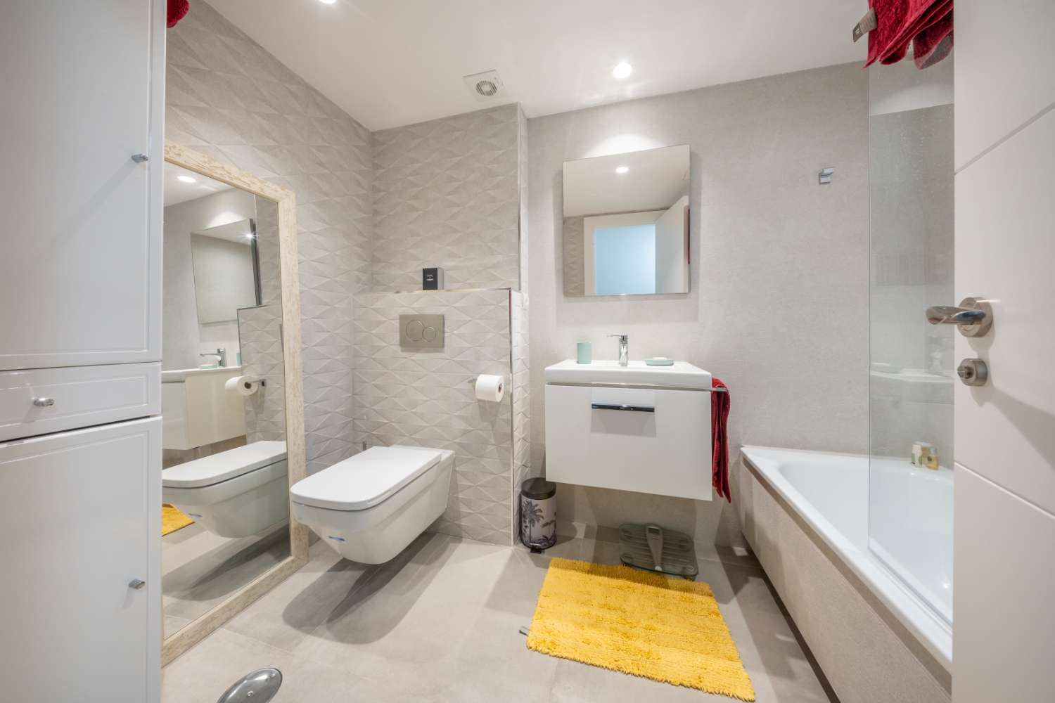 Volledig gerenoveerd luxe appartement in Lorcrimar, Nueva Andalucía