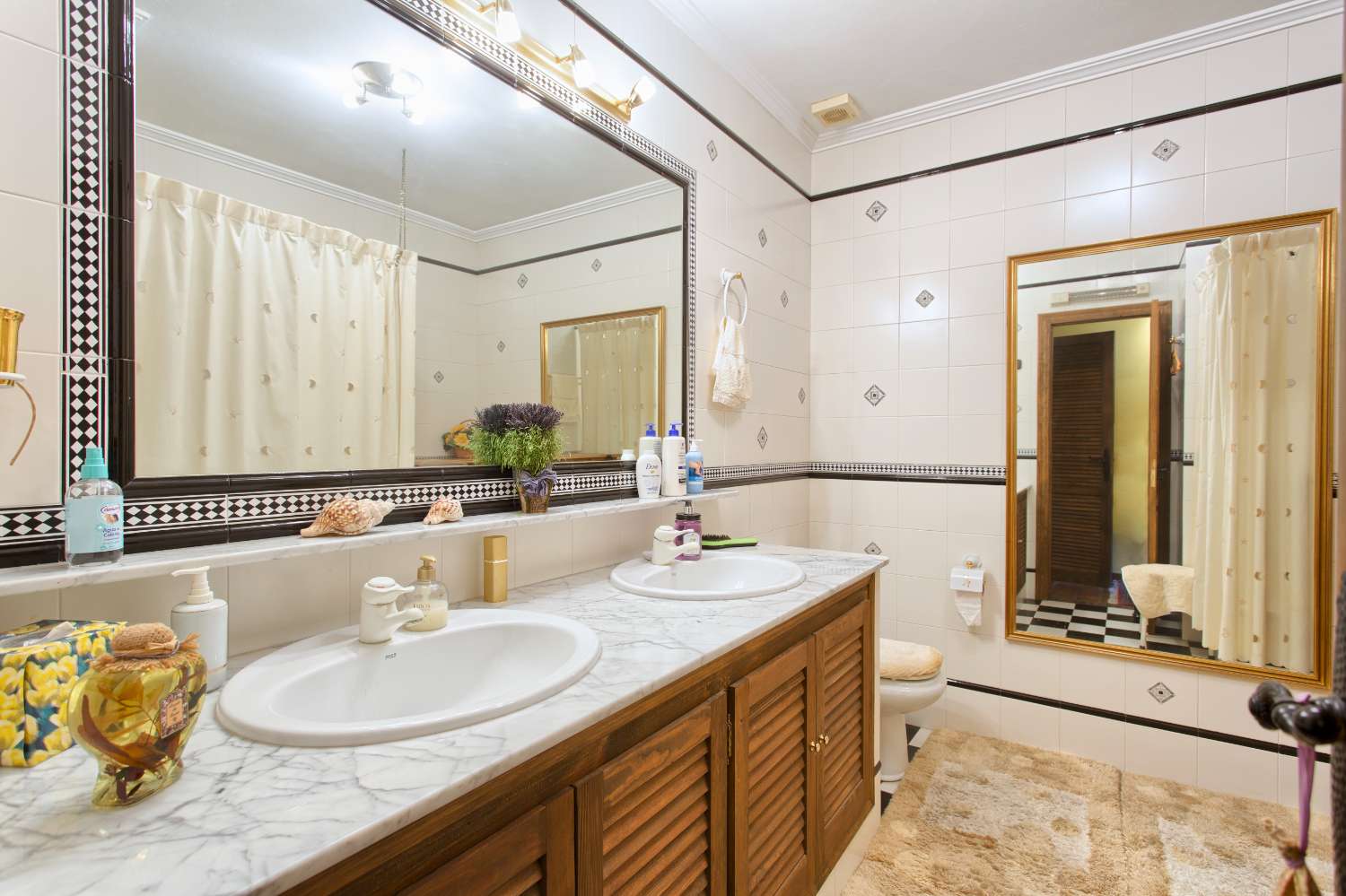 Casa adosada de 3 dormitorios en Benahavís Pueblo, Costa del Sol