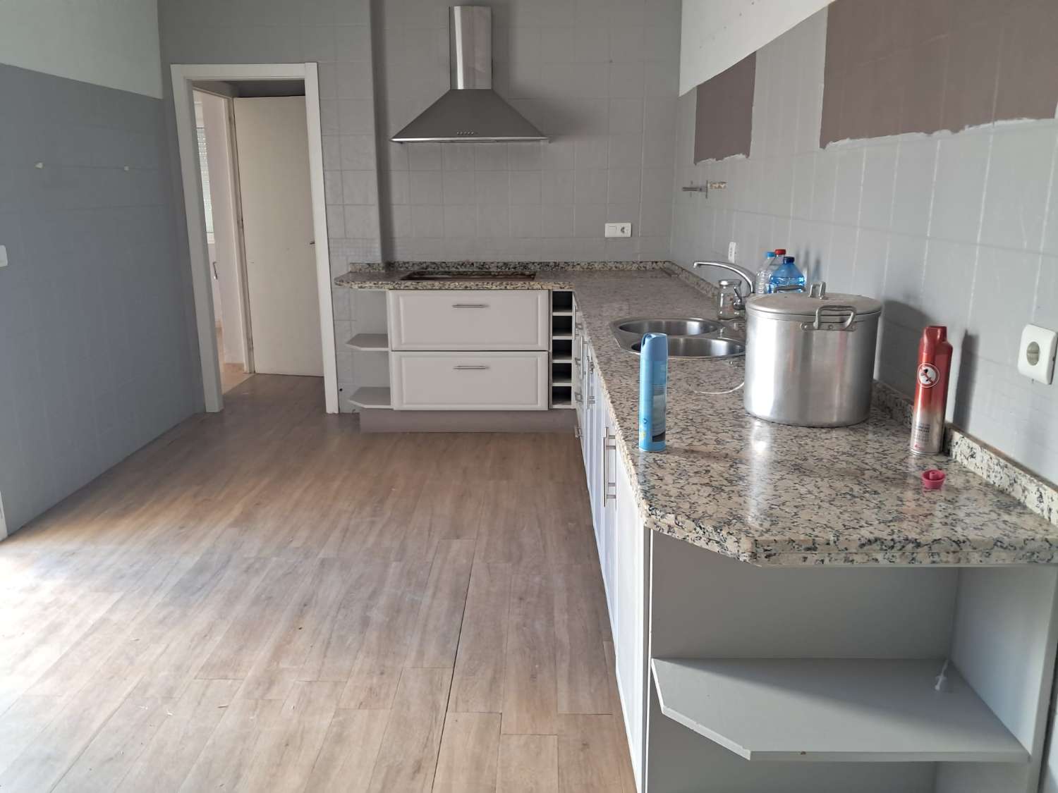 Villa El Paraíso Medio – Nueva Milla de Oro, Estepona Para reformar o reconstruir