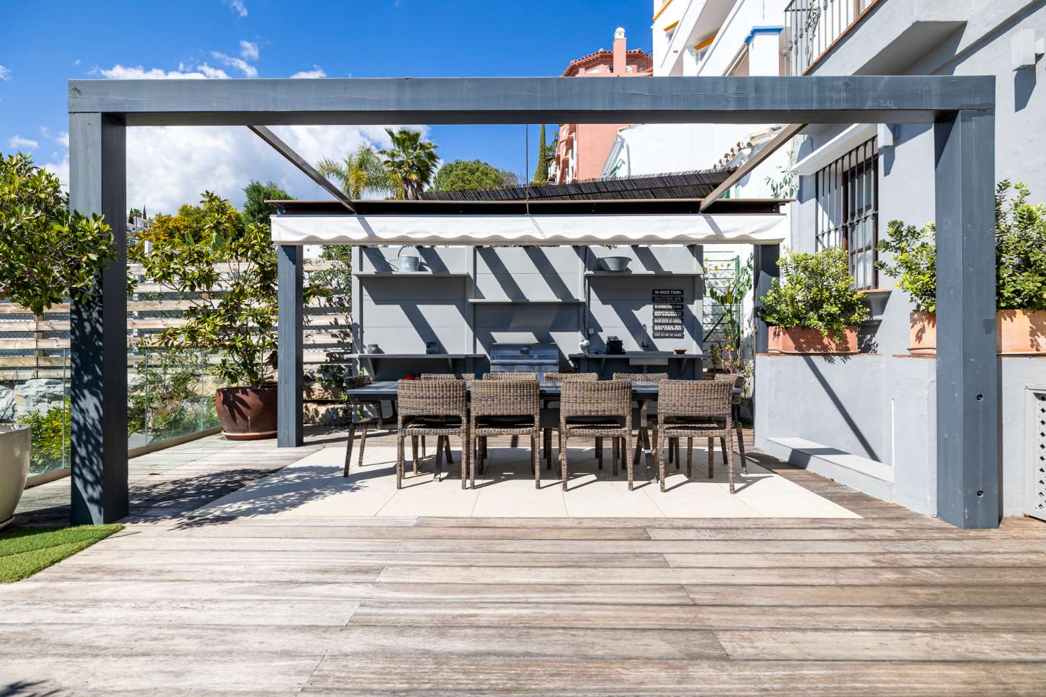 Excepcional casa adosada de 5 dormitorios en La Perla de la Heredia, Benahavís