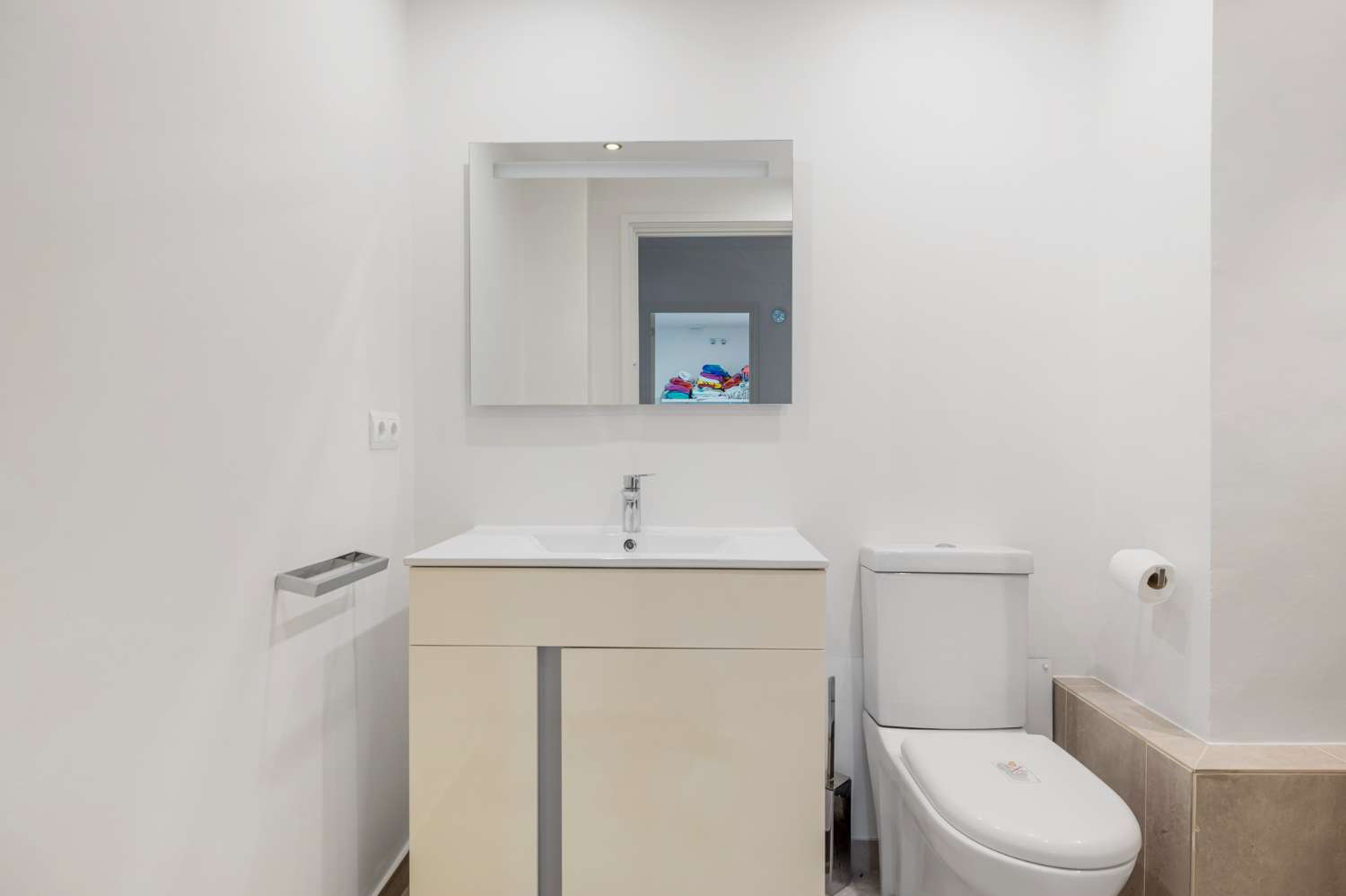 Excepcional casa adosada de 5 dormitorios en La Perla de la Heredia, Benahavís