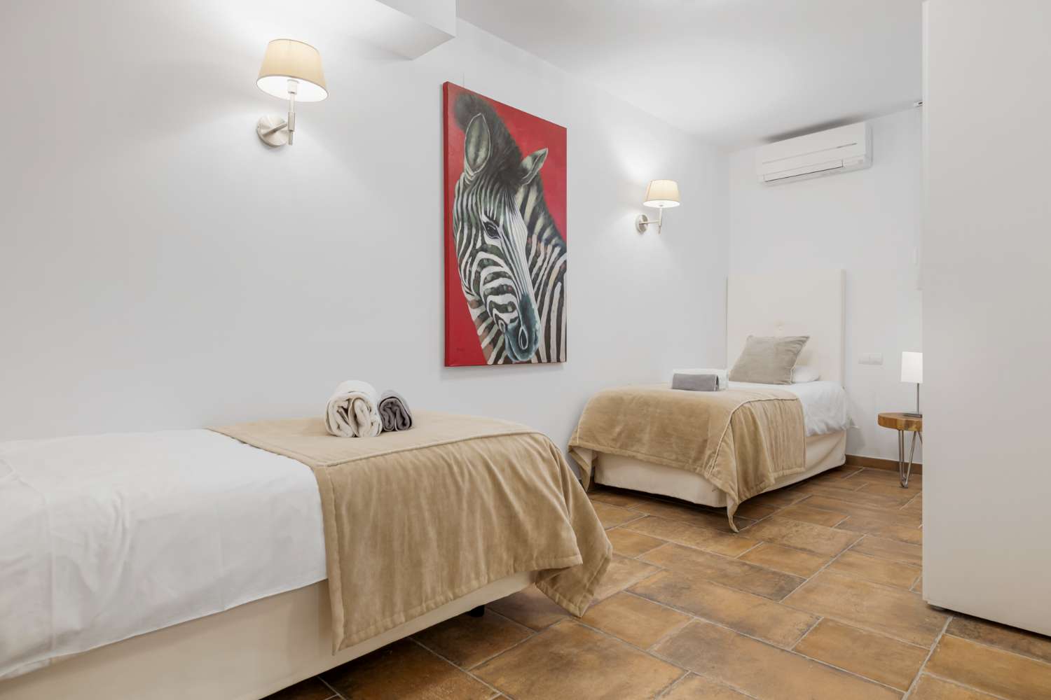 Excepcional casa adosada de 5 dormitorios en La Perla de la Heredia, Benahavís