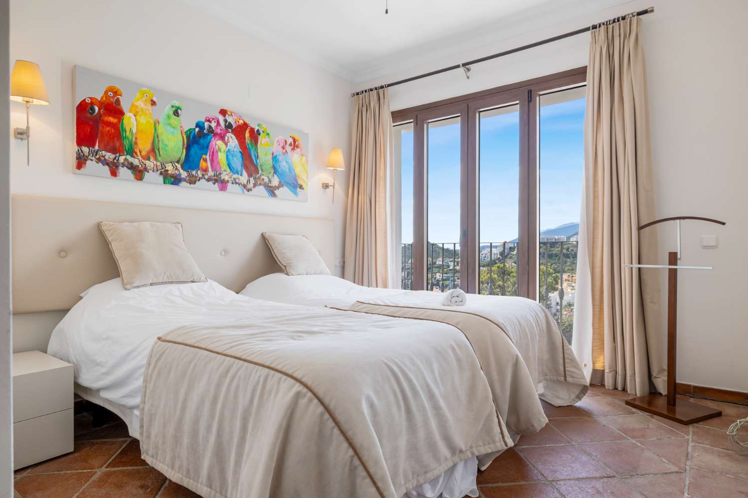 Excepcional casa adosada de 5 dormitorios en La Perla de la Heredia, Benahavís