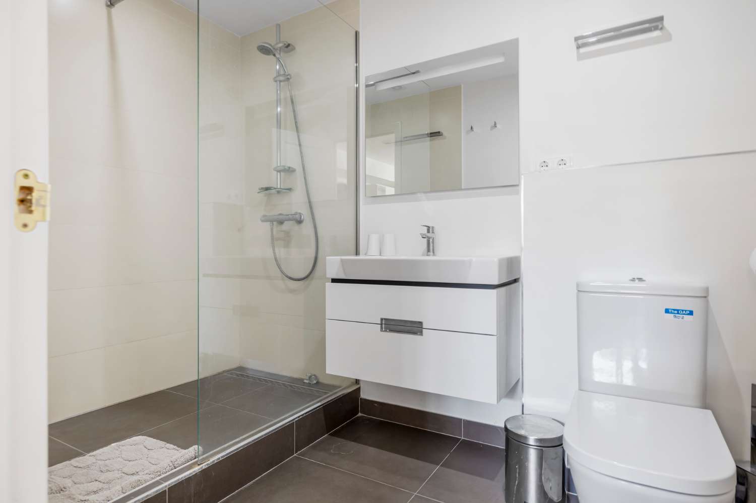 Excepcional casa adosada de 5 dormitorios en La Perla de la Heredia, Benahavís