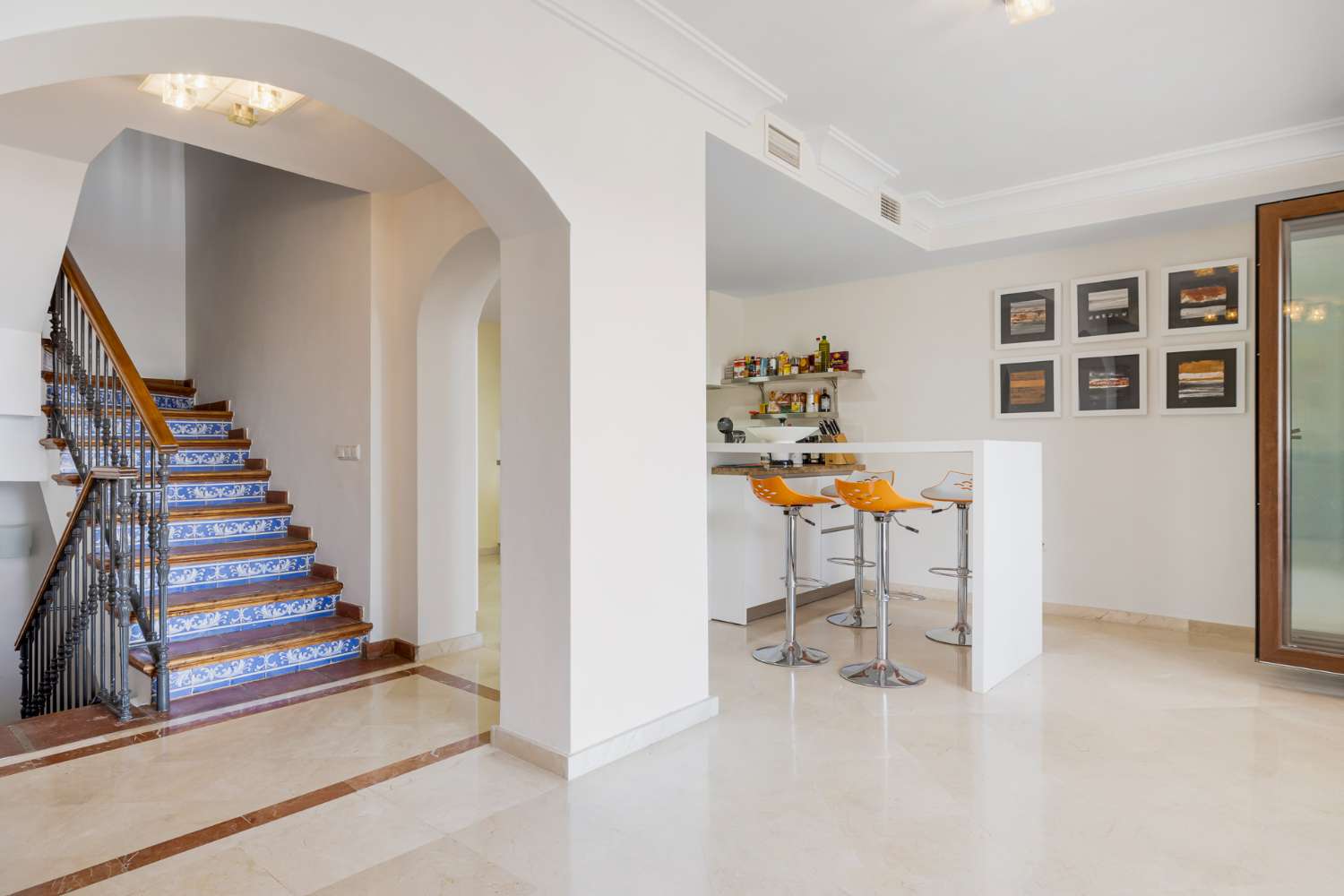 Excepcional casa adosada de 5 dormitorios en La Perla de la Heredia, Benahavís