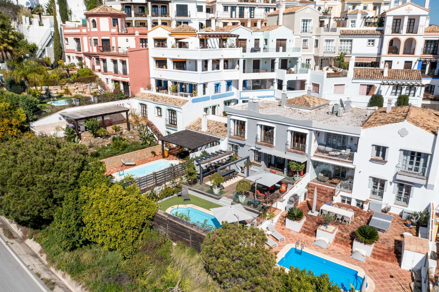 Excepcional casa adosada de 5 dormitorios en La Perla de la Heredia, Benahavís