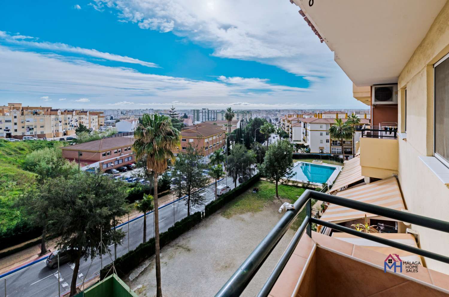 Piso en venta  en recinto privado en Torre del Mar-Málaga.