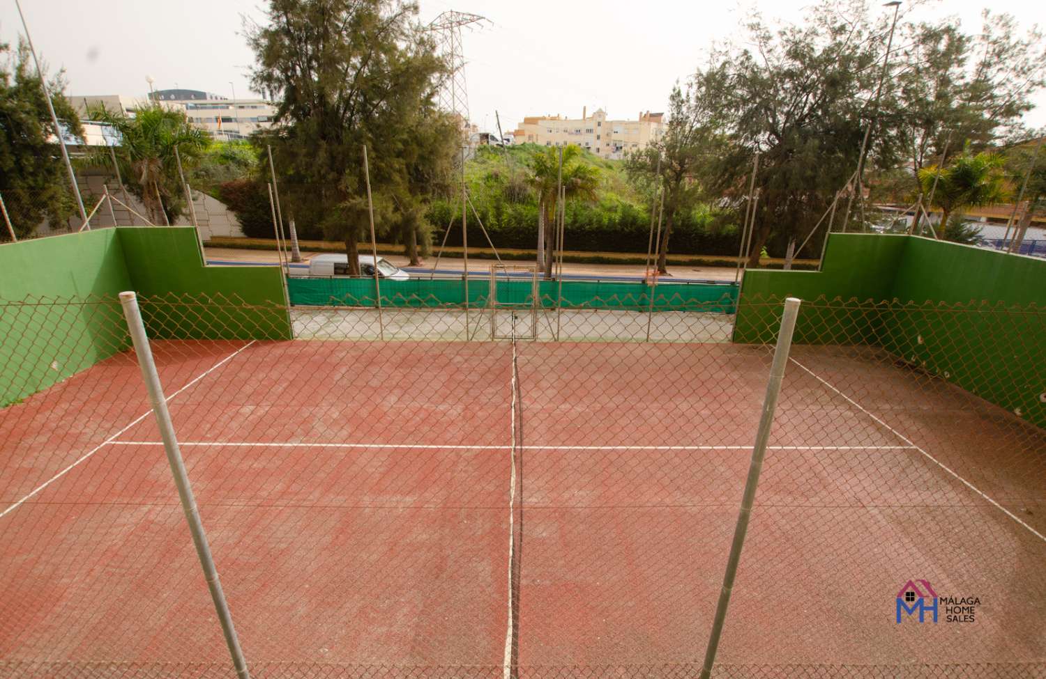 Piso en venta  en recinto privado en Torre del Mar-Málaga.