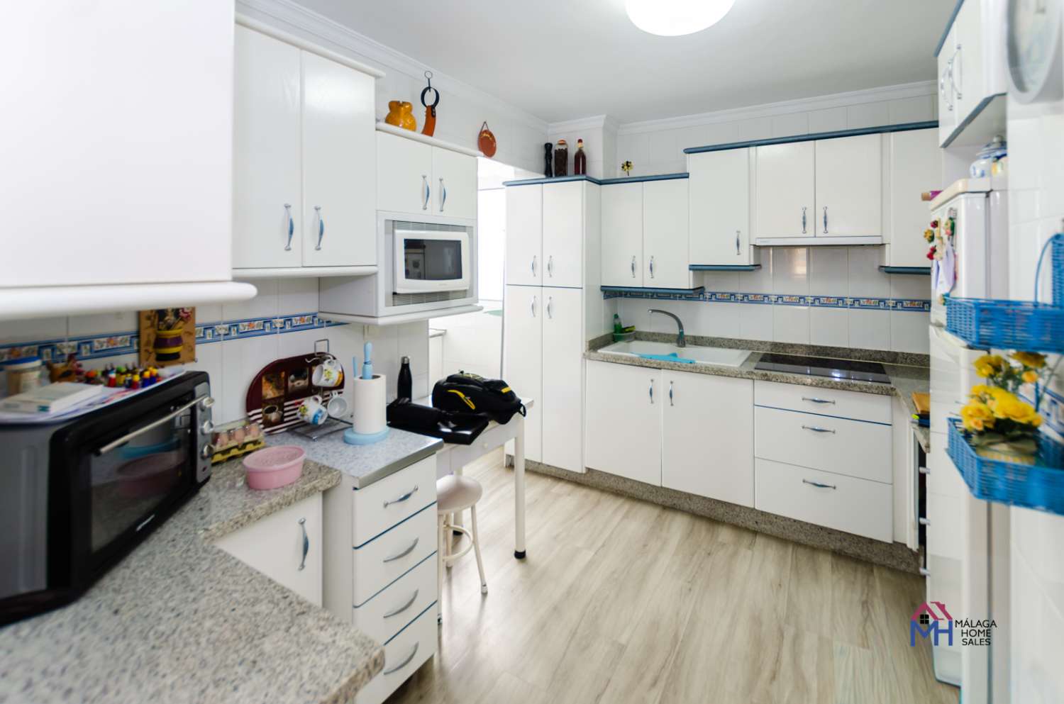 Piso en venta  en recinto privado en Torre del Mar-Málaga.