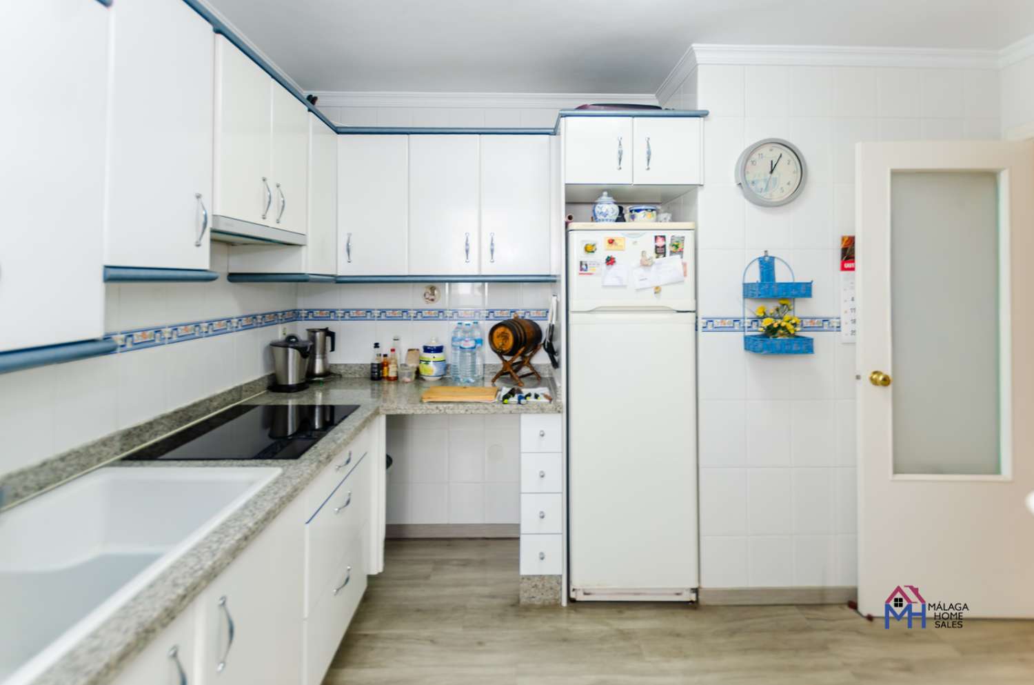 Piso en venta  en recinto privado en Torre del Mar-Málaga.